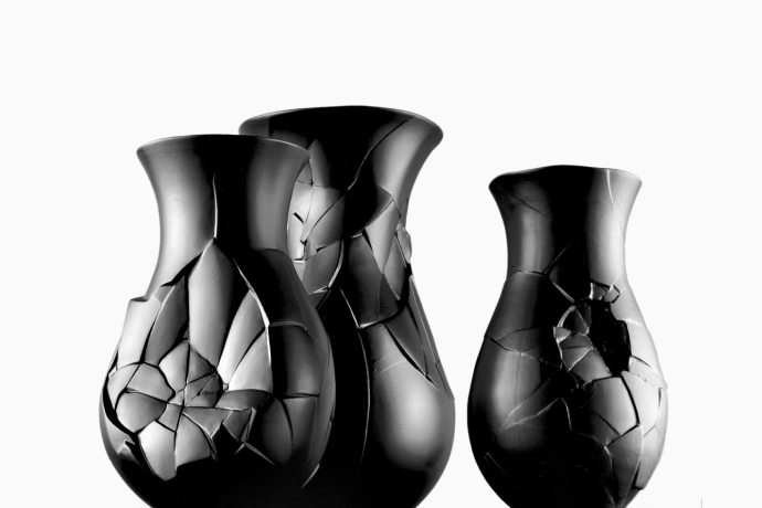 "Vase of Phases" de Dror Benshetrit : Une Oeuvre d'Art en Trois Actes