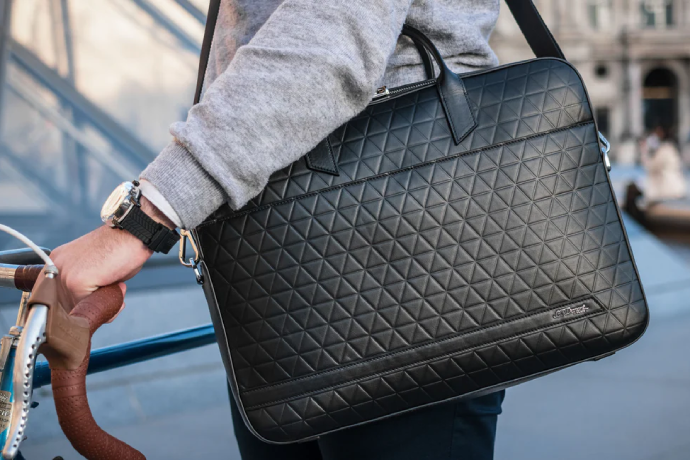 La pochette, un accessoire raffiné pour la fête des pères