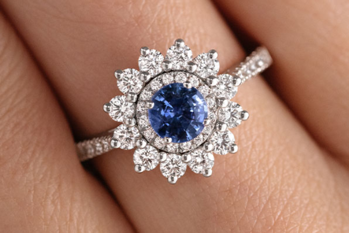 Gemmyo : Nuances de bleu et choix précieux